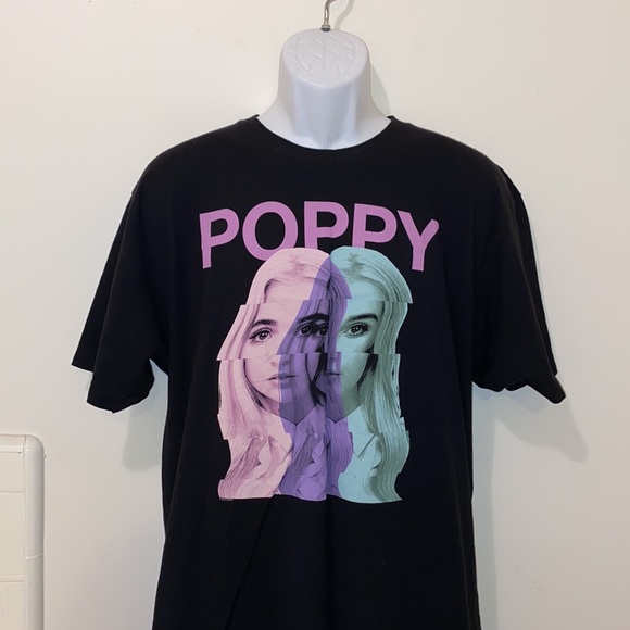 🤖Unisex Poppy Pastel Warped Photo Graphic Tee🤖 - Picture 2 of 8